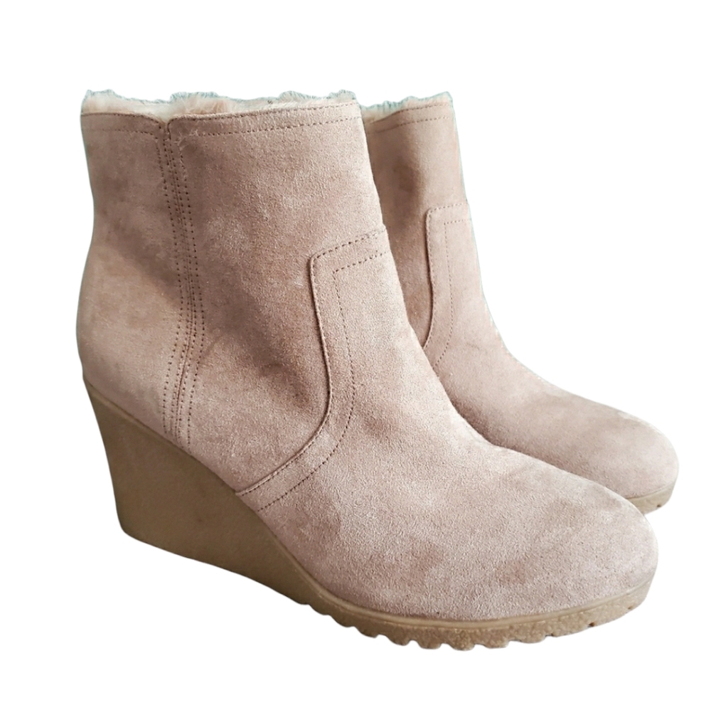 NWT Old Navy Suede Wedge Bootie Fur Trim Taupe